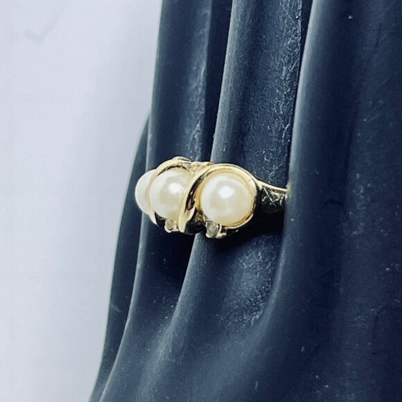 Vintage Gold Tone Ring With Faux Pearls & Rhinestones (R388) - Picture 4 of 6